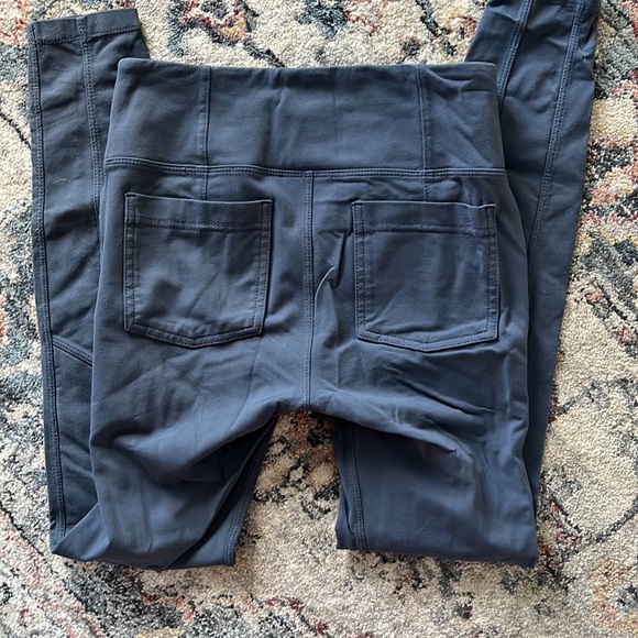 Womens Athleta legging - Picture 4 of 4